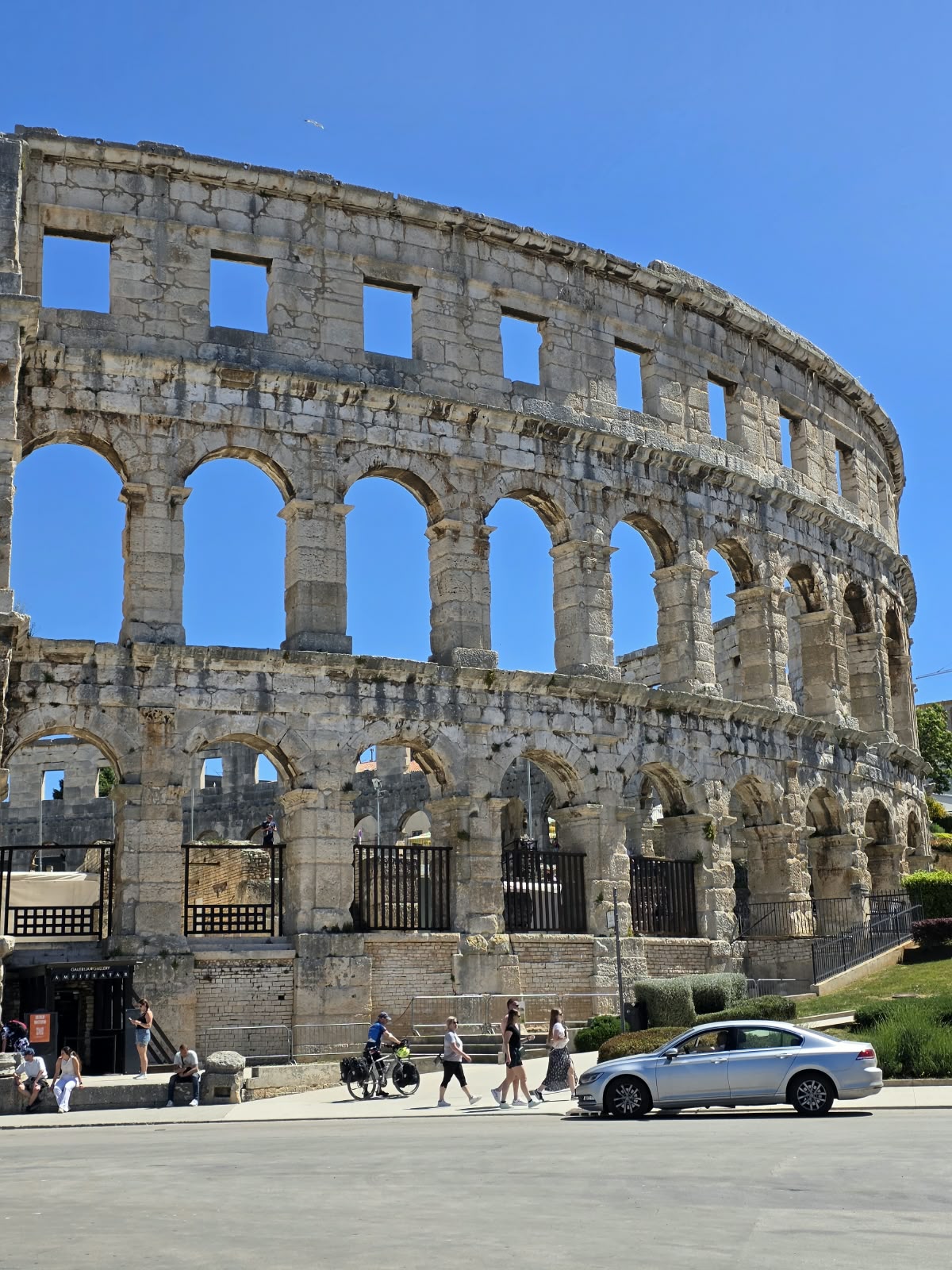 Amphitheatre arches · Pula