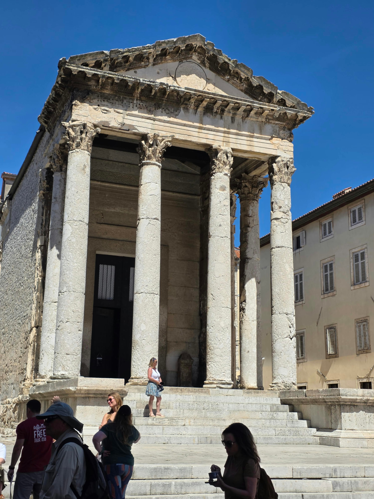 Temple of Augustus · Pula